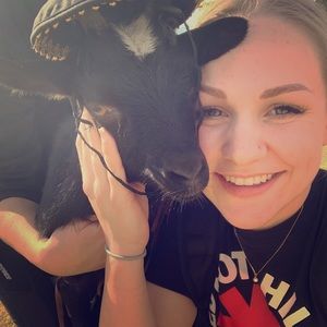 Meet your Posher, Alexis